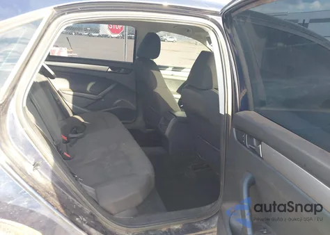 2013 Volkswagen Passat S z USA, uszkodzony, nr VIN 1VWAH7A37DC098993